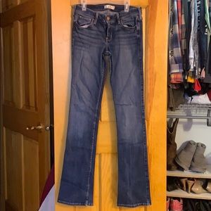 Hollister medium wash blue jeans, EUC